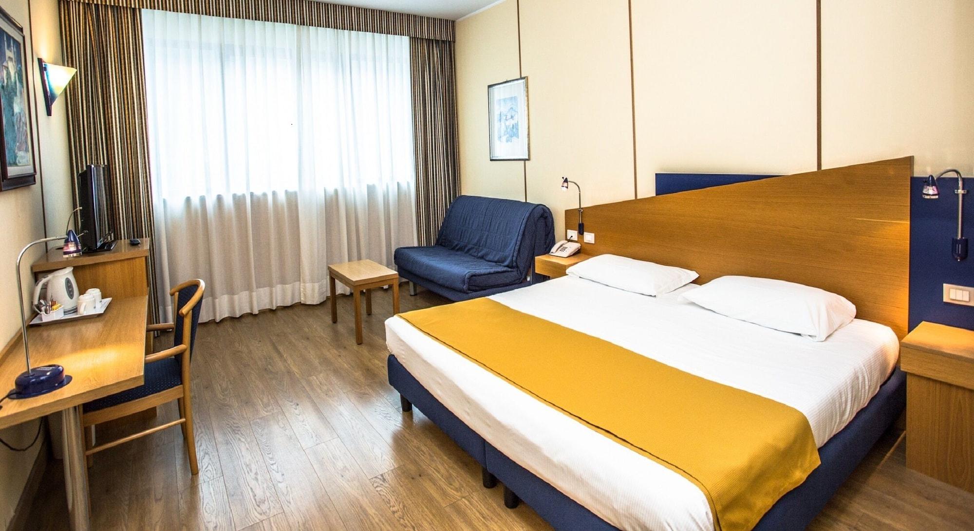 Hotel Express Aosta East Pollein Exteriör bild