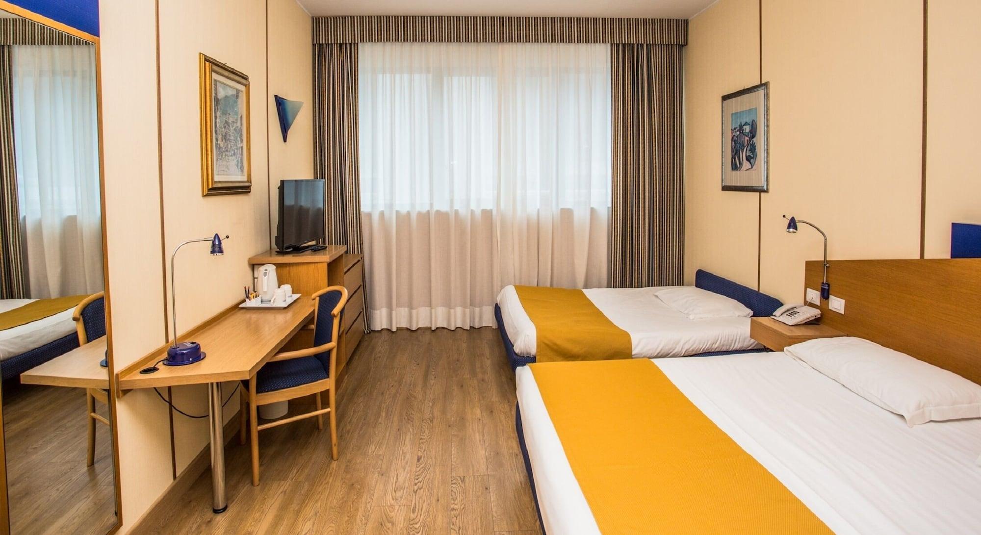 Hotel Express Aosta East Pollein Exteriör bild