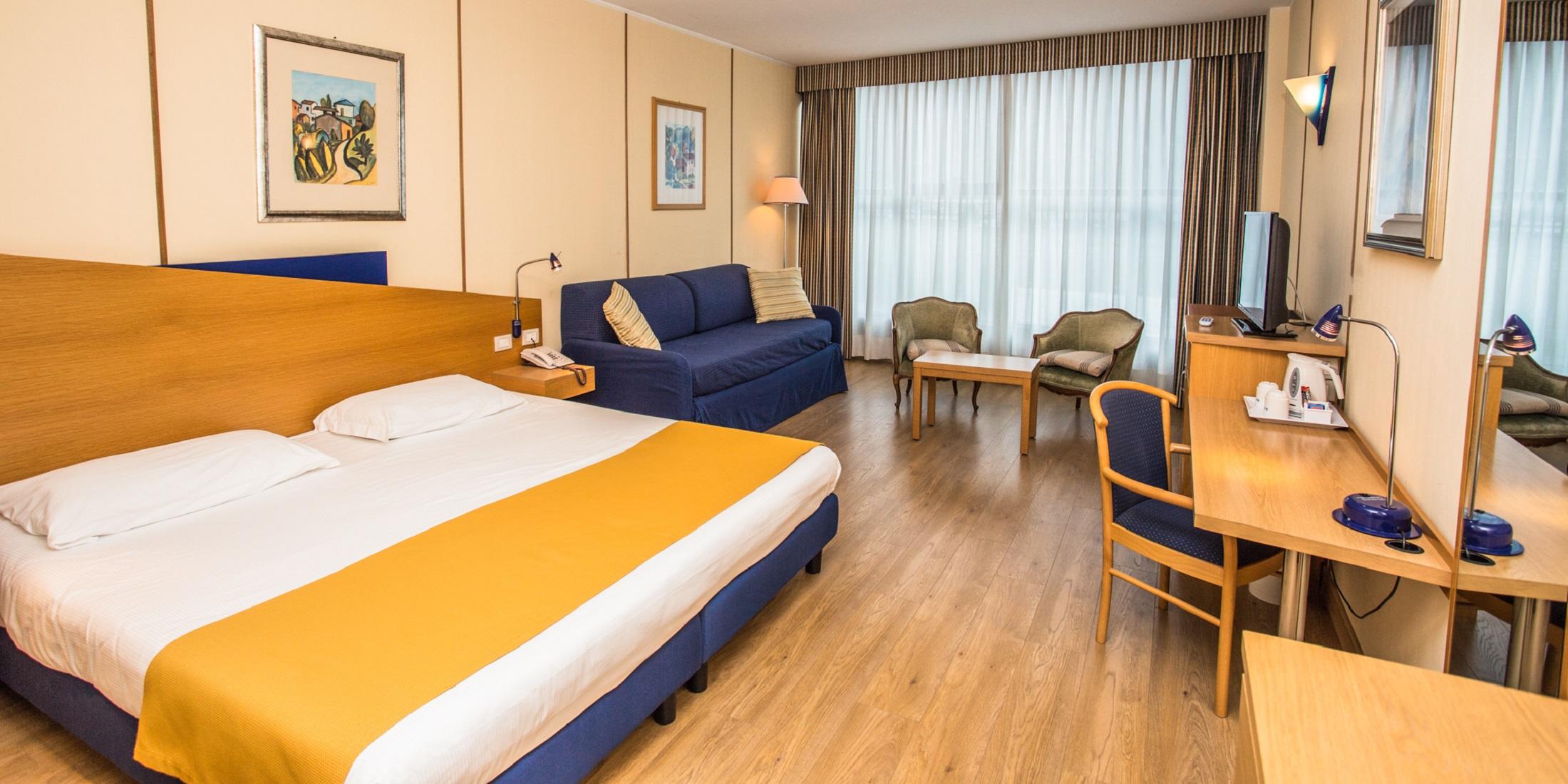 Hotel Express Aosta East Pollein Exteriör bild