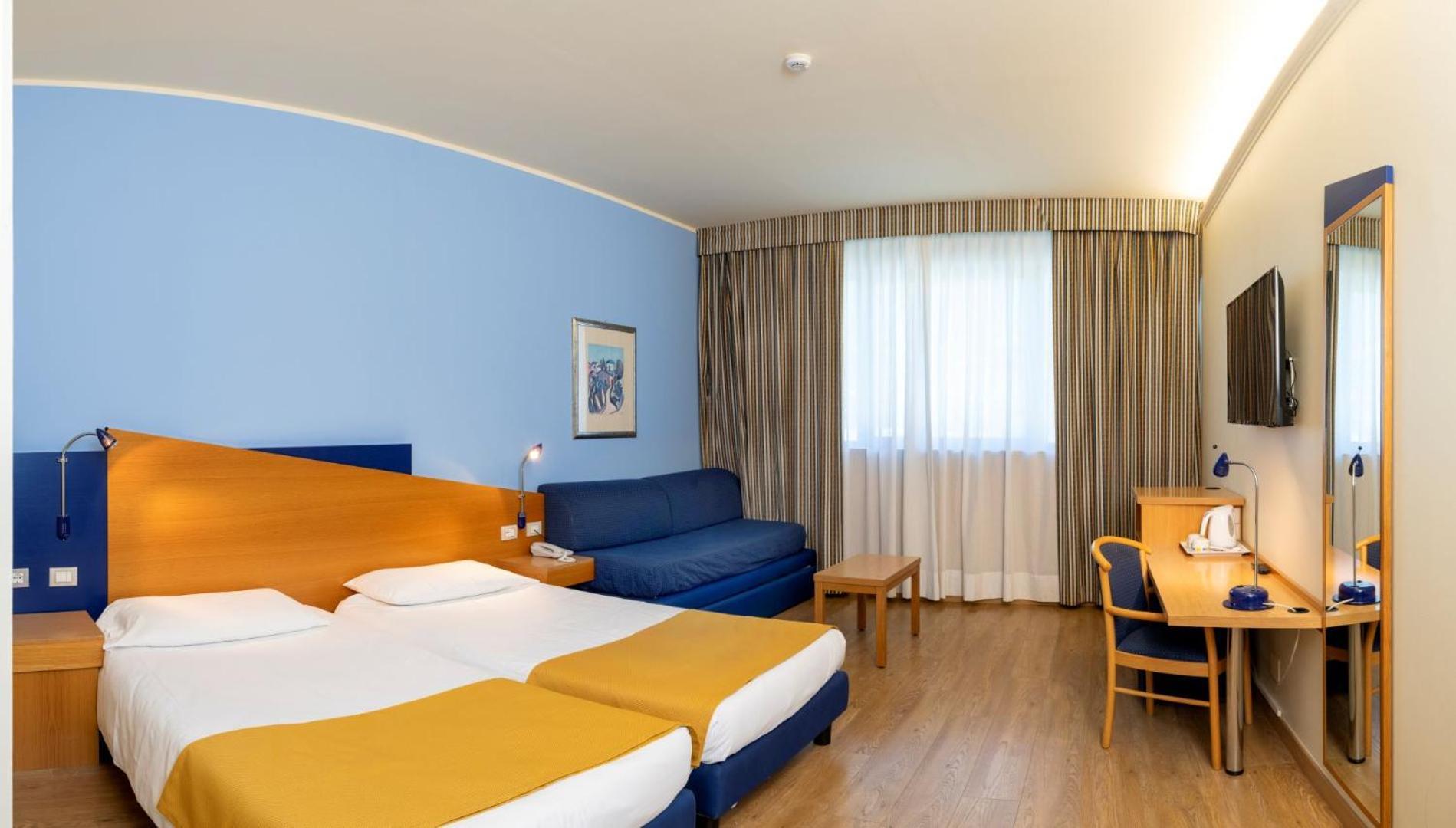 Hotel Express Aosta East Pollein Exteriör bild