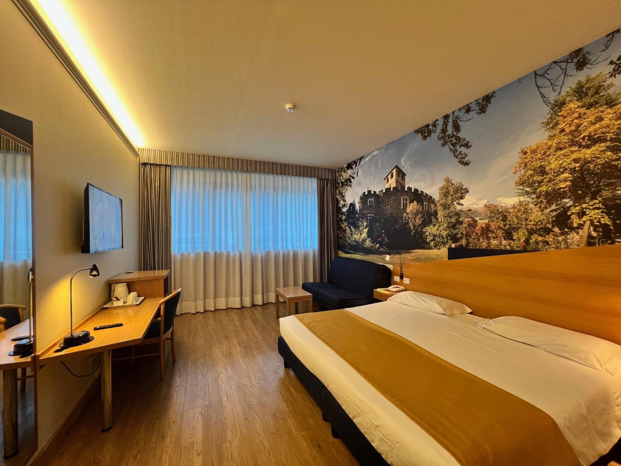 Hotel Express Aosta East Pollein Exteriör bild